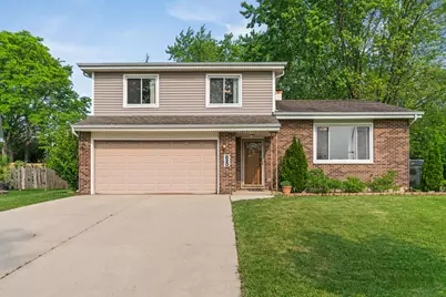 820 Cherry Drive, Schaumburg, IL 60194 - Photo 1