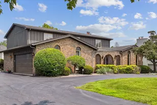 2S661 Ave Latours, Oak Brook, IL 60523 - Photo 1