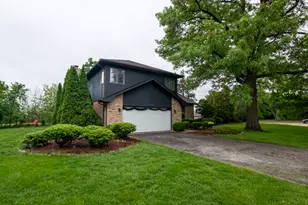 3142 Monterey Dr, Flossmoor, IL 60422 - Photo 1