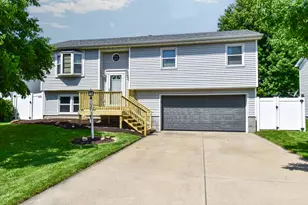 1403 N Motorola Dr, Pontiac, IL 61764 - Photo 1