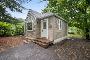 318 Kenwood Dr, Round Lake Park, IL 60073 - Photo 1