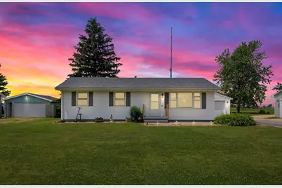 833 N Bell Street, Gibson City, IL 60936 - Photo 1