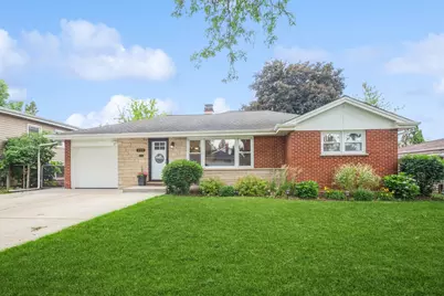 430 Florian Drive, Des Plaines, IL 60016 - Photo 1