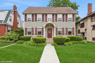 820 N Oak Park Ave, Oak Park, IL 60302 - Photo 1