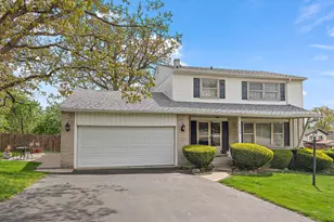 9130 Chestnut Dr, Hickory Hills, IL 60457 - Photo 1