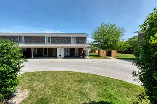 8 Cour Masson Circle, Palos Hills, IL 60465 - Photo 1