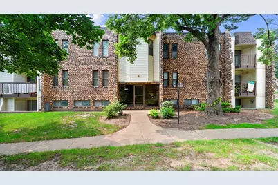 2037 Country Club Drive #4, Woodridge, IL 60517 - Photo 1