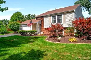 905 Lexington Ave, Saint Charles, IL 60174 - Photo 1