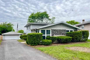 16742 Sunset Ridge Dr, Country Club Hills, IL 60478 - Photo 1