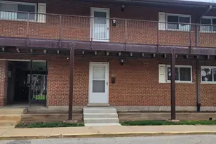 1840 W Hatherleigh Ct, Mount Prospect, IL 60056 - Photo 1