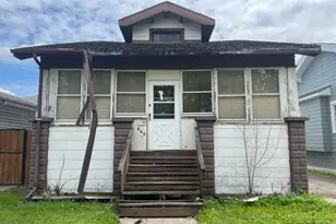 669 Douglas Ave, Calumet City, IL 60409 - Photo 1