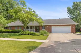 1527 62nd St, Downers Grove, IL 60516 - Photo 1