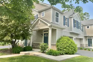 628 Arbor Cir, Lakemoor, IL 60051 - Photo 1