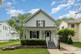 614 Oak Ave, Aurora, IL 60506 - Photo 1