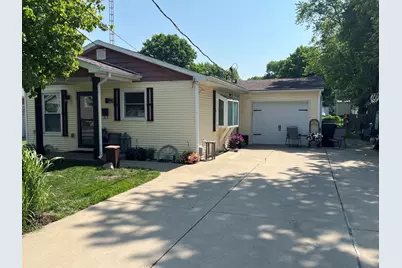 806 N Elizabeth Street, Clifton, IL 61727 - Photo 1