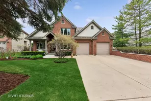 21819 W Riviera Ct, Mundelein, IL 60060 - Photo 1