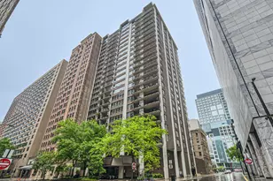 201 E Chestnut St, Chicago, IL 60611 - Photo 1