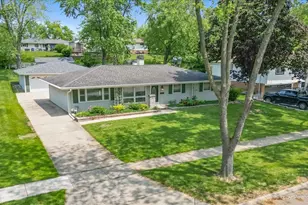 1434 Somerset Ln, Schaumburg, IL 60193 - Photo 1