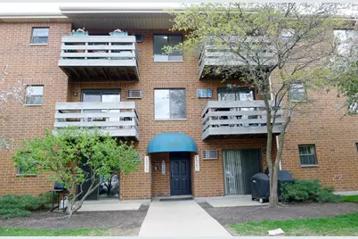 1367 N Winslowe Drive #204, Palatine, IL 60074 - Photo 1