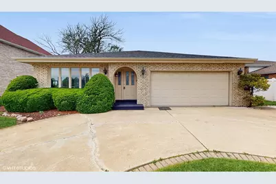 9138 Greenwood Avenue, Des Plaines, IL 60016 - Photo 1