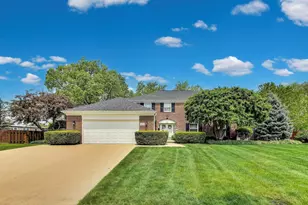 1102 W Skylark Ct, Palatine, IL 60067 - Photo 1
