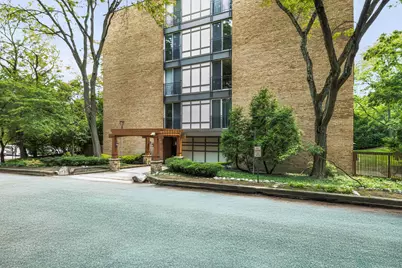 5800 Oakwood Drive #1A, Lisle, IL 60532 - Photo 1