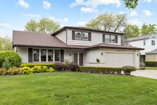 1452 Hemlock Knoll Terrace, Northbrook, IL 60062 - Photo 1