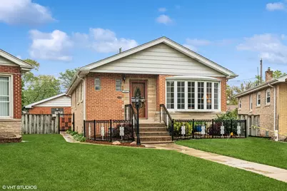 5472 N Lacrosse Avenue, Chicago, IL 60630 - Photo 1