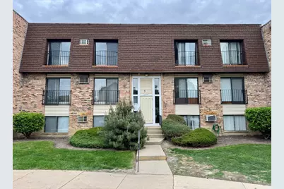 173 N Waters Edge Drive #101, Glendale Heights, IL 60139 - Photo 1