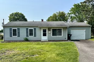 814 Spruce Ct, Streamwood, IL 60107 - Photo 1