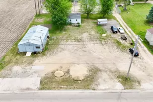 000 McKendrie Ave, Mount Morris, IL 61054 - Photo 1