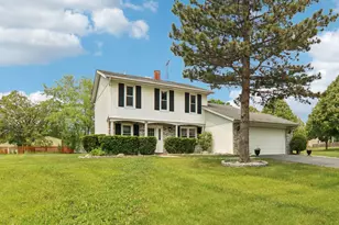 104 S Walnut Ln, Schaumburg, IL 60193 - Photo 1