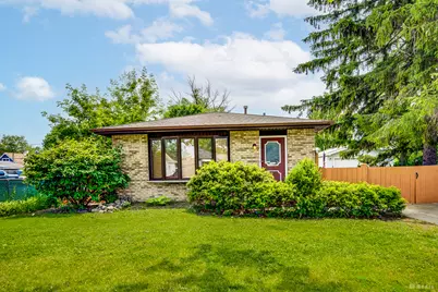 7043 W 73rd Street, Nottingham Park, IL 60638 - Photo 1