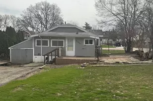 21584 W Lake Ave, Lake Villa, IL 60046 - Photo 1