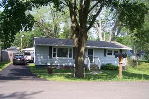 1711 Beach Rd, McHenry, IL 60050 - Photo 1