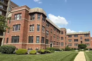 43 N Park Ave, Lombard, IL 60148 - Photo 1