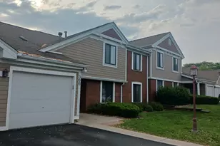 366 Pinetree Ln, Schaumburg, IL 60193 - Photo 1