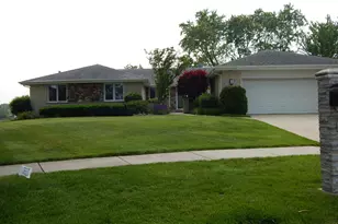 1314 N Lama Ln, Mount Prospect, IL 60056 - Photo 1