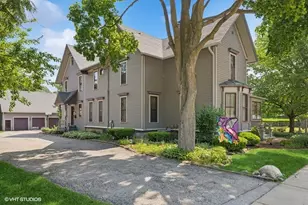 314 Washington St, Algonquin, IL 60102 - Photo 1