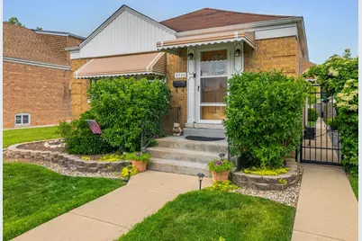 5111 S Luna Avenue, Chicago, IL 60638 - Photo 1