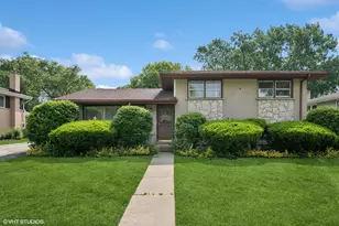 1007 N Gibbons Ave, Arlington Heights, IL 60004 - Photo 1