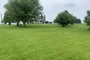 2725 Gurler Rd, Malta, IL 60150 - Photo 1