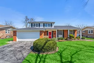 2213 Strawberry Ln, Glenview, IL 60026 - Photo 1