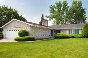 1203 W Francis Dr, Arlington Heights, IL 60005 - Photo 1