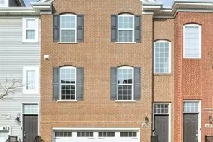 813 Paisley Ct, Naperville, IL 60540 - Photo 1