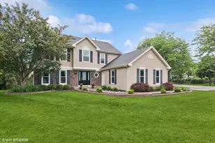 1981 White Oak Dr, Algonquin, IL 60102 - Photo 1