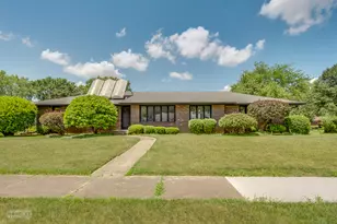 337 George St, Sycamore, IL 60178 - Photo 1