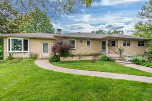 2632 E Bonnie Brook Ln, Waukegan, IL 60087 - Photo 1