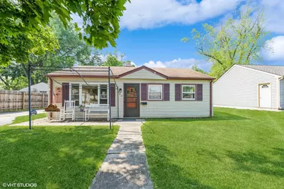 122 E Beech Avenue, Woodstock, IL 60098 - Photo 1