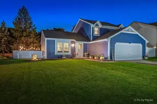 688 Regent Dr, Crystal Lake, IL 60014 - Photo 1